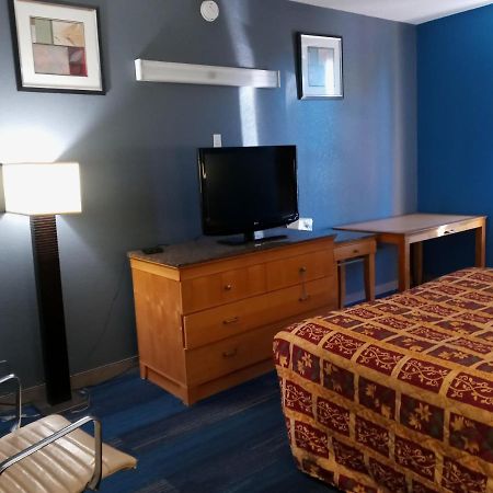 Travel Inn Уинтер-Хейвен Экстерьер фото