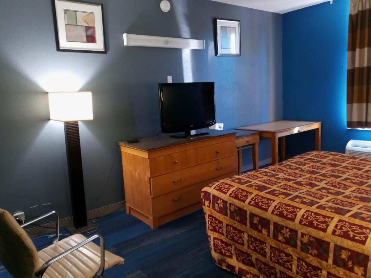 Travel Inn Уинтер-Хейвен Экстерьер фото