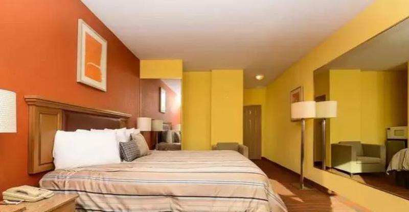Travel Inn Уинтер-Хейвен Экстерьер фото